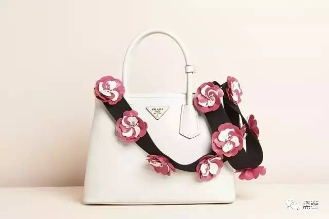 prada杀手包老款新款区别,prada杀手包supermini