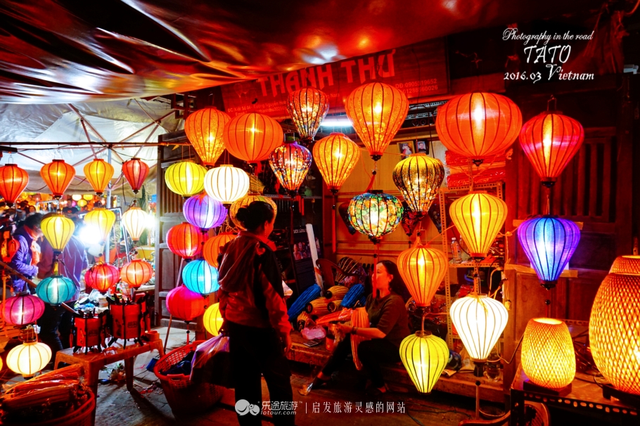 华灯初上霓虹灯闪烁夜色也很美丽,华灯初上迎元宵