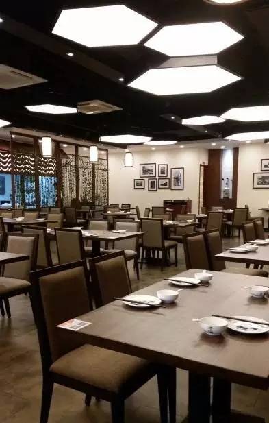 什么！我没听错吧！1元就能吃到招牌菜！这家人家的生日宴也太豪气了吧！