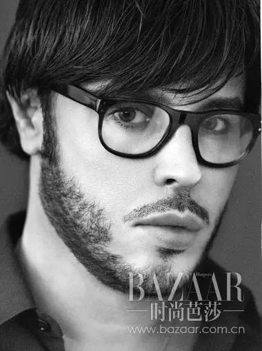 不服不行！你每天用的90%的化妆品竟出自这5个男人之手！