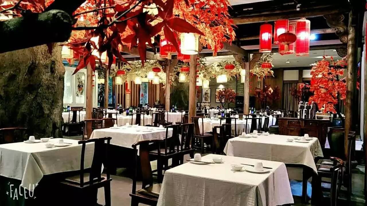 什么！我没听错吧！1元就能吃到招牌菜！这家人家的生日宴也太豪气了吧！