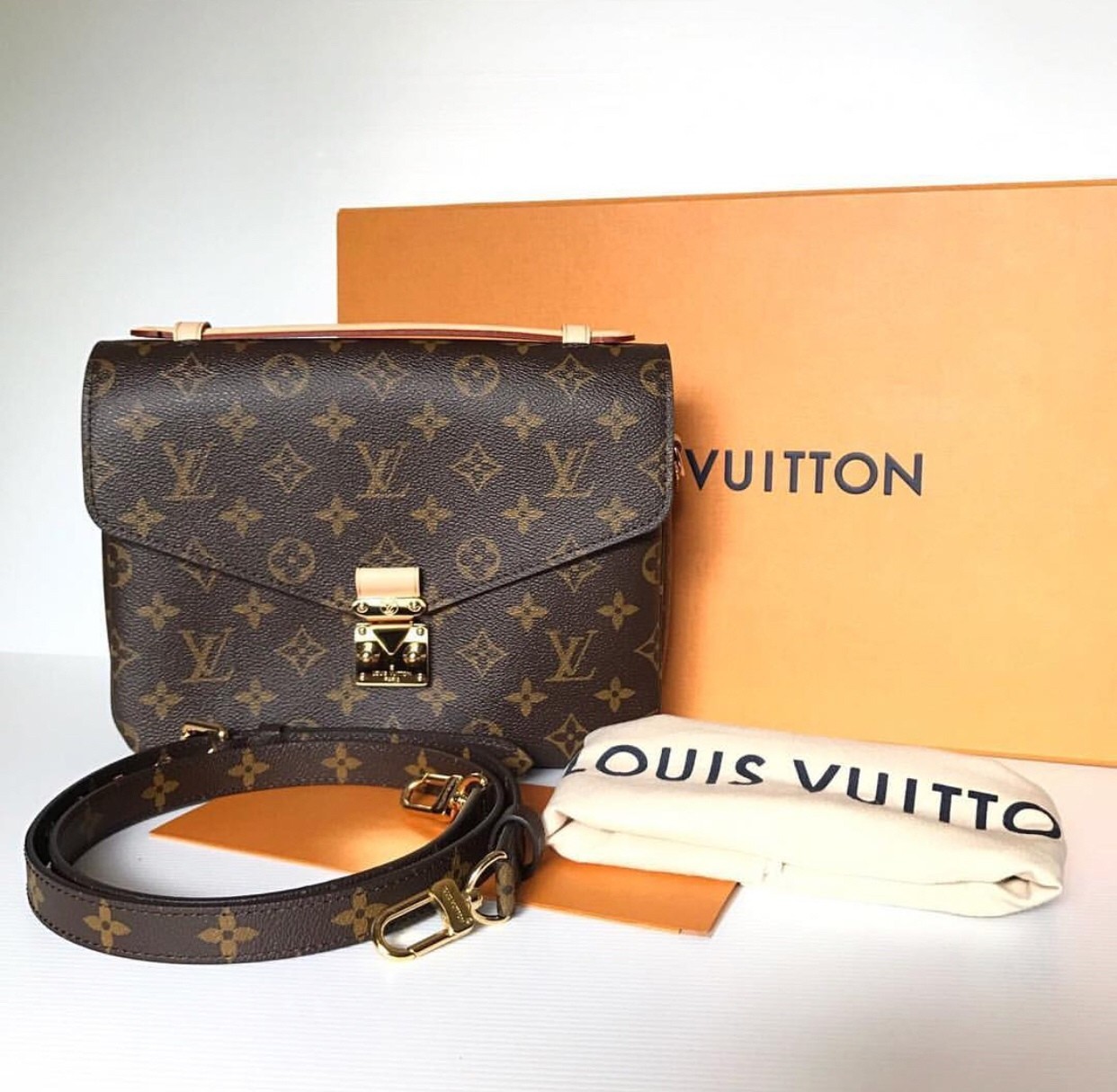 lv三合一和ysl信封包,lvguccichanel包哪个保值