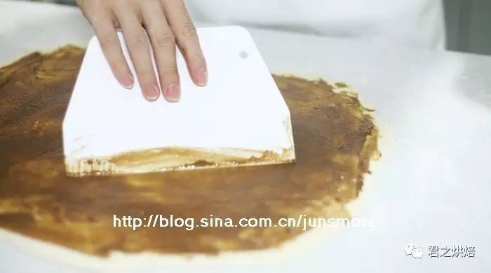 烤制麻酱烧饼教程全过程,外脆里软的麻酱烧饼层层咸香好吃