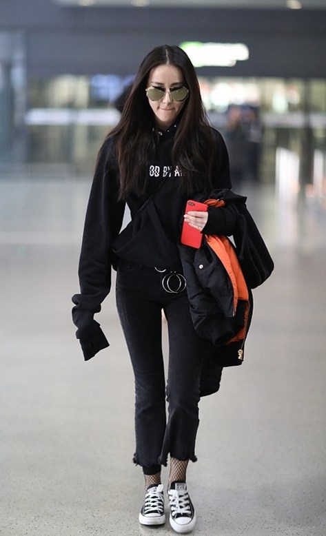 一双帆布鞋300多,3000一双帆布鞋