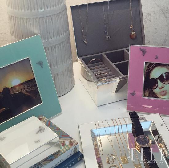 你爱在朋友圈晒包包和自拍,原来女明星也爱干这个,还更牛!