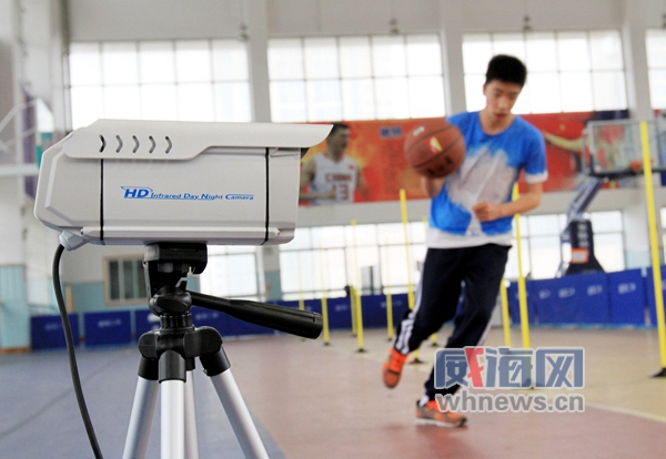 体育中考监考官老师,中考体育威海现场