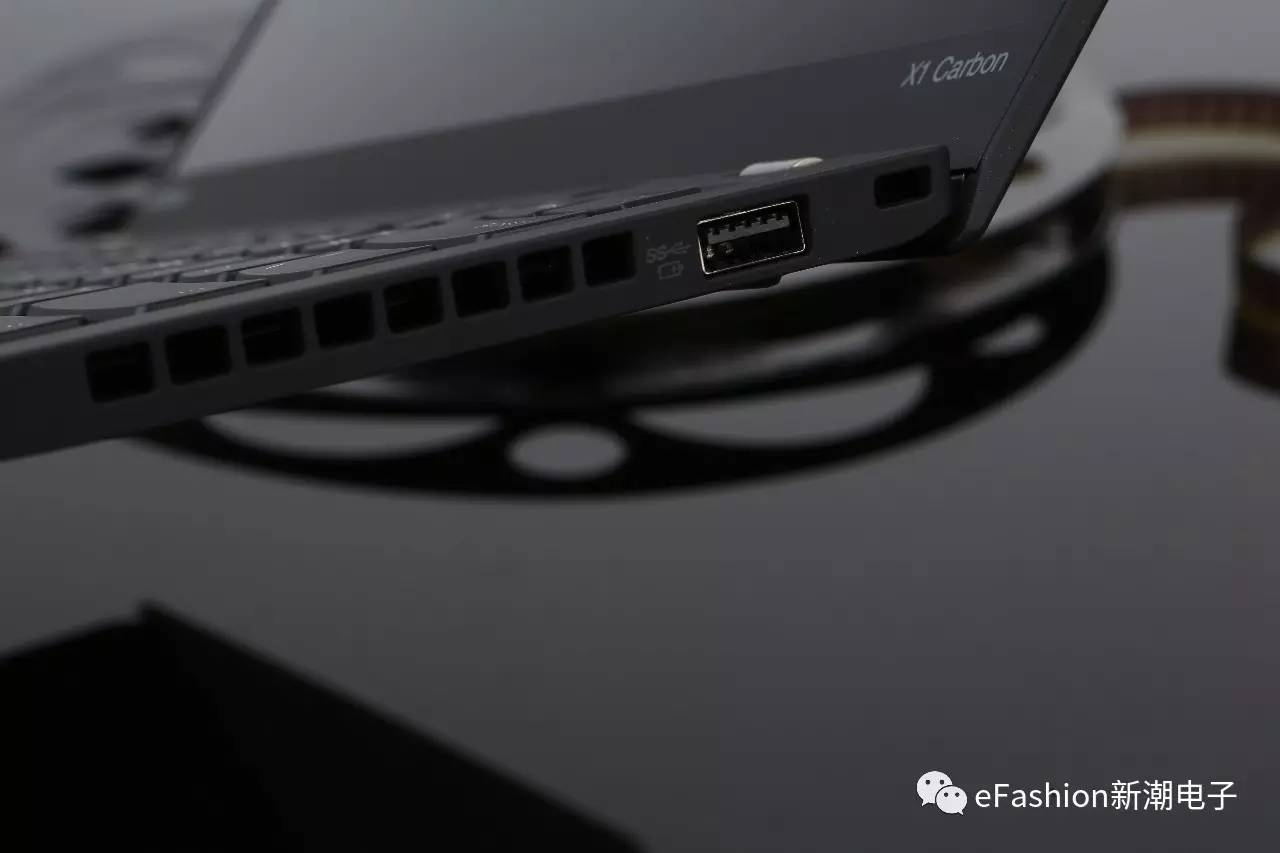 各年份thinkpad x1 carbon外观特征 (thinkpad x1 titanium 2022评测)