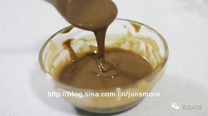 烤制麻酱烧饼教程全过程,外脆里软的麻酱烧饼层层咸香好吃