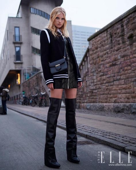 你爱在朋友圈晒包包和自拍,原来女明星也爱干这个,还更牛!