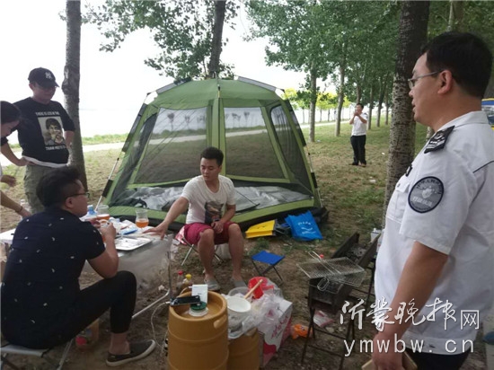 临沂滨河景区又变“烧烤场”