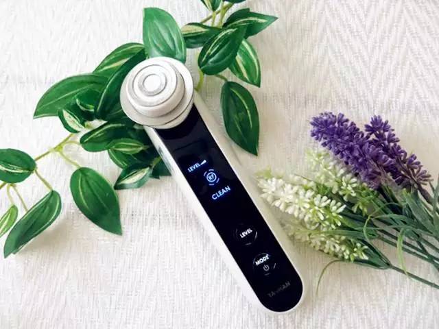 编辑朋友圈｜听说，你宁可相信爱情，也不信美容仪？