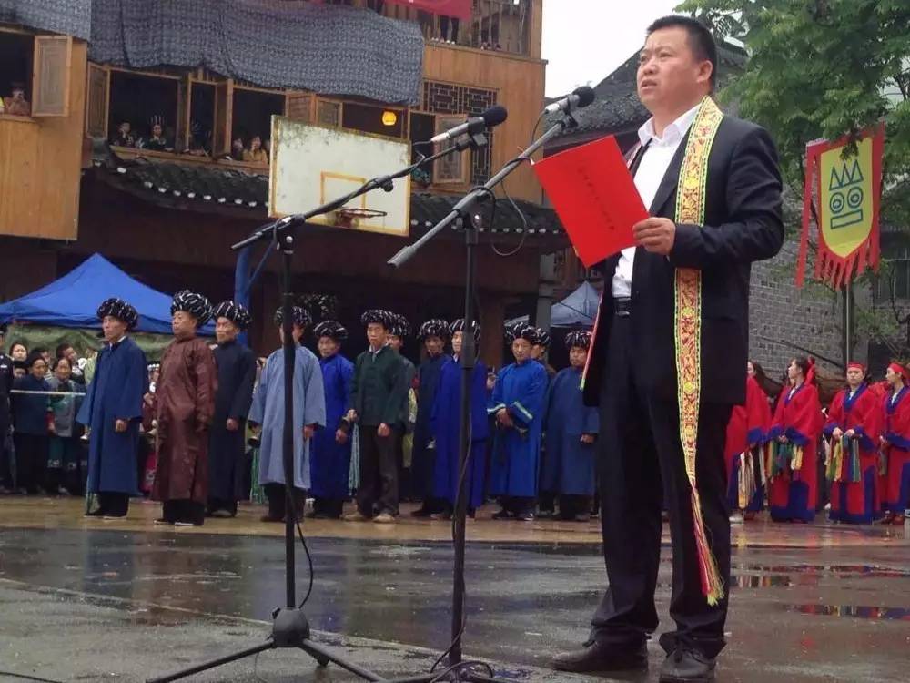 今天“四月八”，吉首坪朗比往年更“火”！