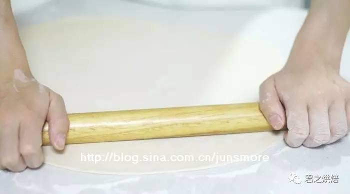 烤制麻酱烧饼教程全过程,外脆里软的麻酱烧饼层层咸香好吃