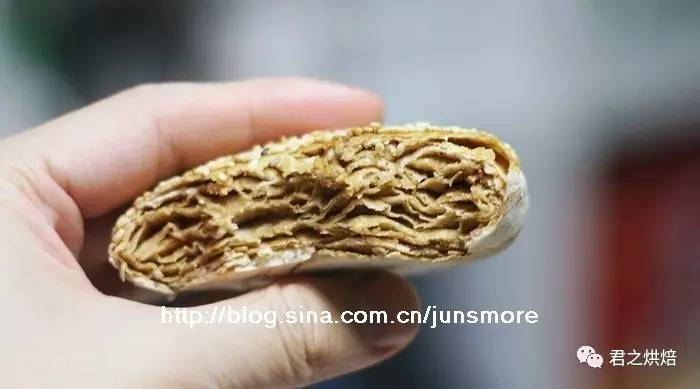 烤制麻酱烧饼教程全过程,外脆里软的麻酱烧饼层层咸香好吃