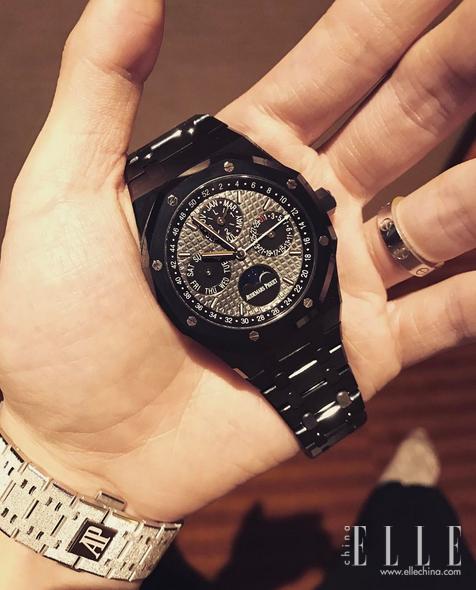 你爱在朋友圈晒包包和自拍,原来女明星也爱干这个,还更牛!