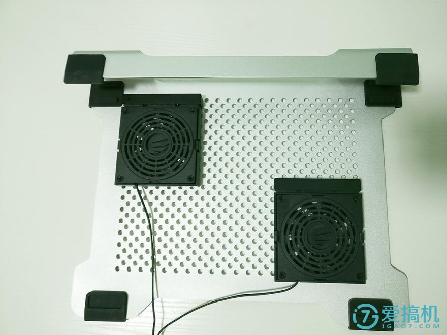 驱走闷热，给你的PC“冲个凉”！——ORICO全铝DIY双风扇笔记本散热垫体验