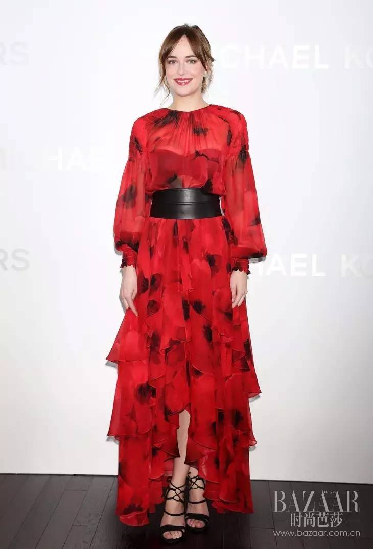 复古印花连衣裙怎么搭配好看,复古印花连衣裙适合优雅的女人穿