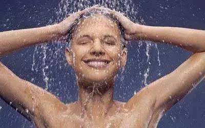 冷水洗澡有助于睡眠吗,冷水洗澡养生保健