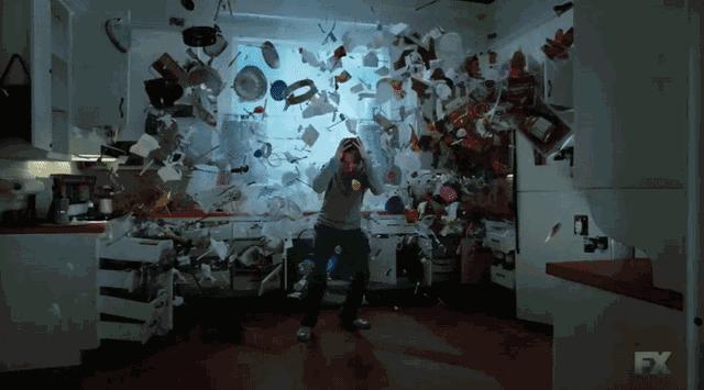 《军团》开播获赞：还有哪些人格分裂片值得看