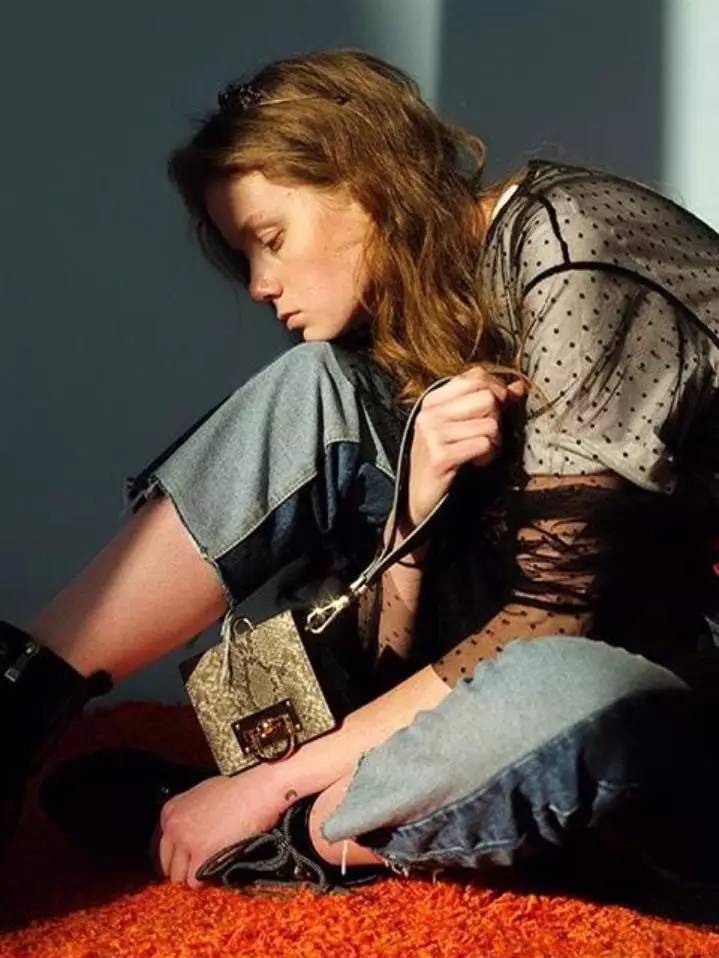 春夏好看实用的包包,告别臃肿绑出时尚感