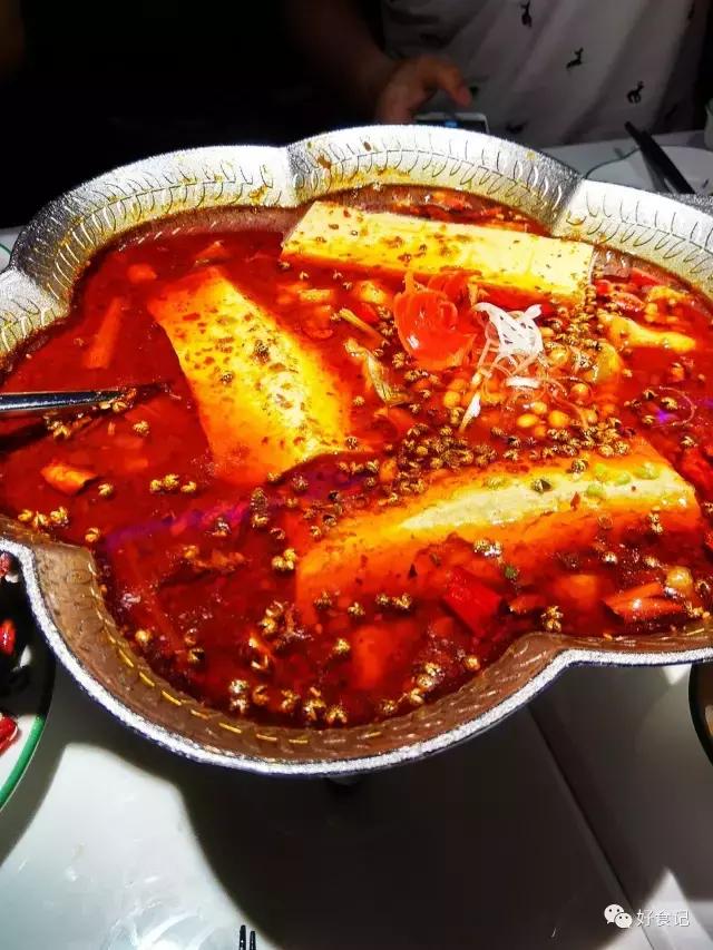 火遍全国的网红”撒椒“来郑州了，味道怎么样？先替你尝尝……