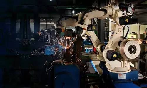 再也不能马虎了，你电动车上坐的可能是未来的国家栋梁