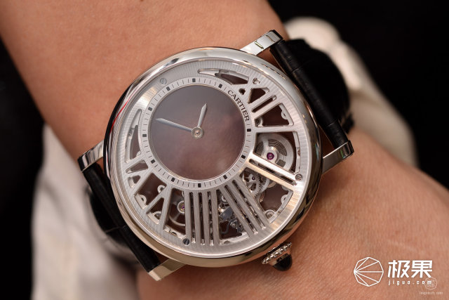 卡地亚跳时腕表机芯,卡地亚手表经典机芯