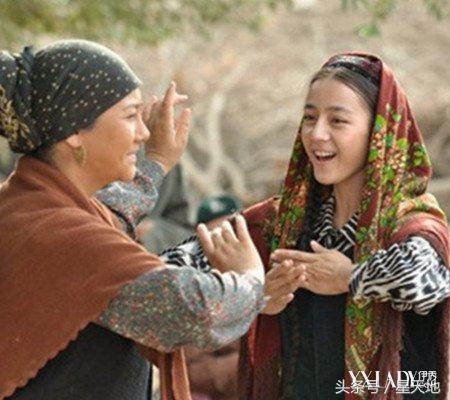 选妈妈还是选父母的视频,记者问迪丽热巴选陈伟霆还是罗晋