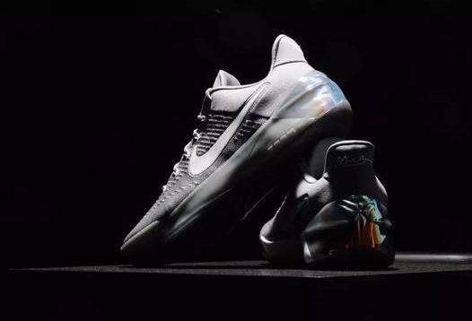 科比为什么没有新的球鞋系列,科比真正意义上的第一双耐克