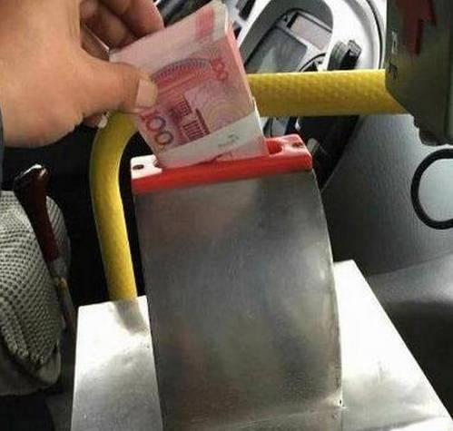 当武士刀遇到剑,一刀砍下去见真知,武士刀:就是让你想不到