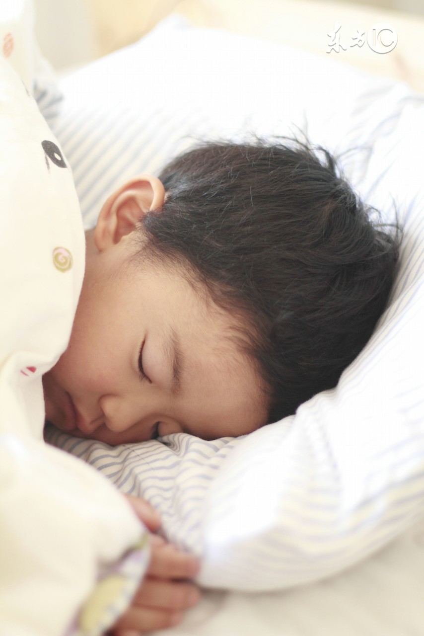 孩子驼背怎么才是最好的治疗,小孩驼背有什么好方法纠正