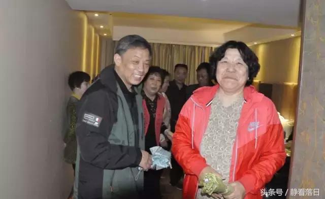 开怀一笑无忌惮,老怪小妖真齐全(红叶网老友聚会图文综合)