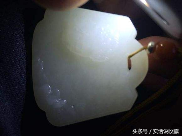 和田玉吊坠鉴别最简单方法,如何鉴别和田玉石吊坠的真假好坏