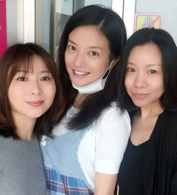 佟丽娅和董璇合照穿的小香风,佟丽娅和董璇撞衫