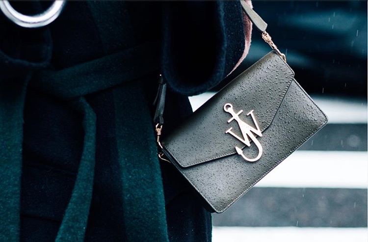 你的包烂大街了吧？三个品牌瞬间提升包品