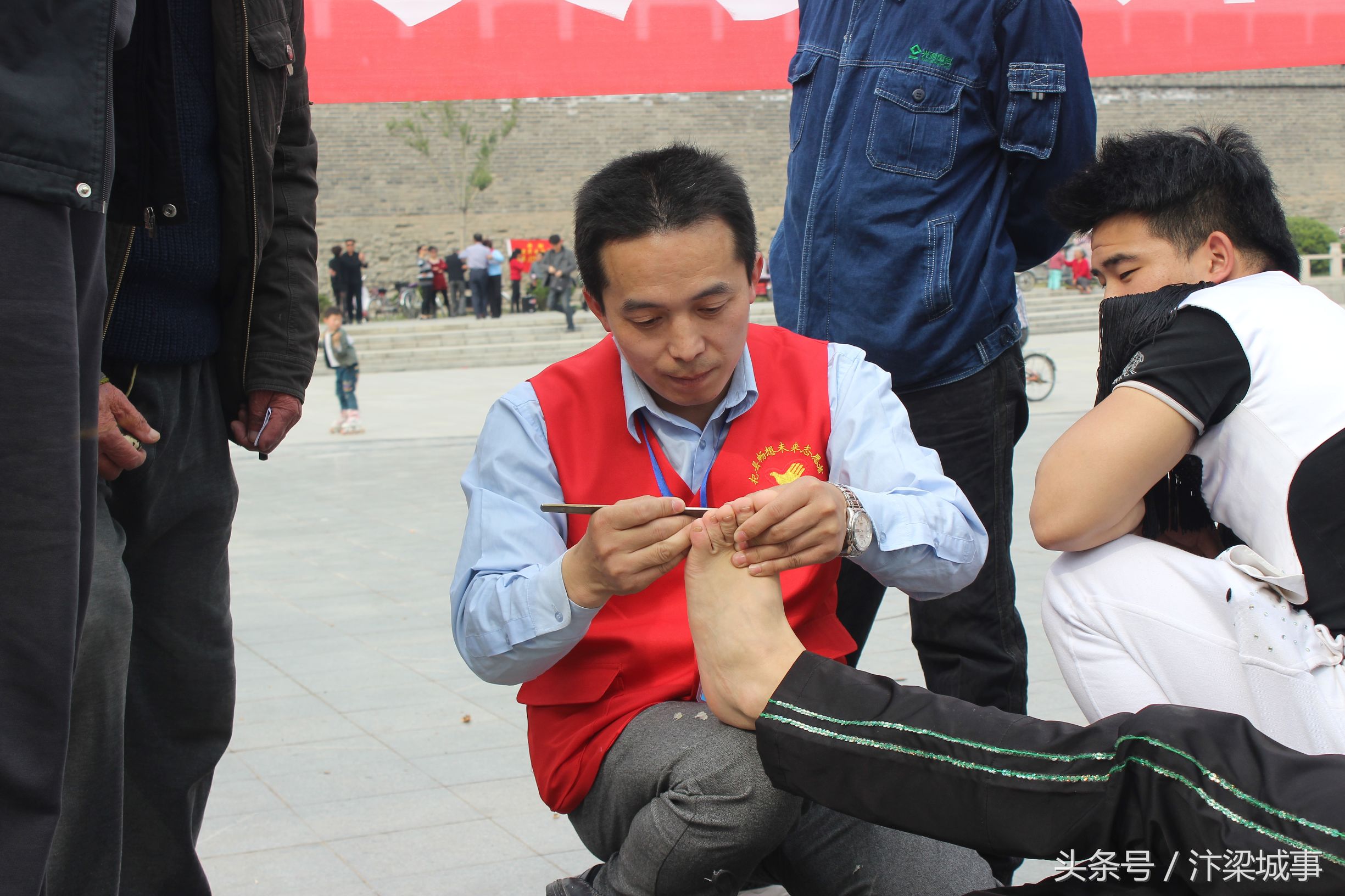 开封“最美修脚师”王辉:正能量的传递者