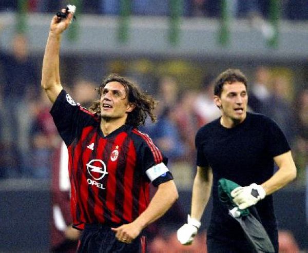 天下足球国际米兰三冠王纪录片,天下足球米兰卡卡