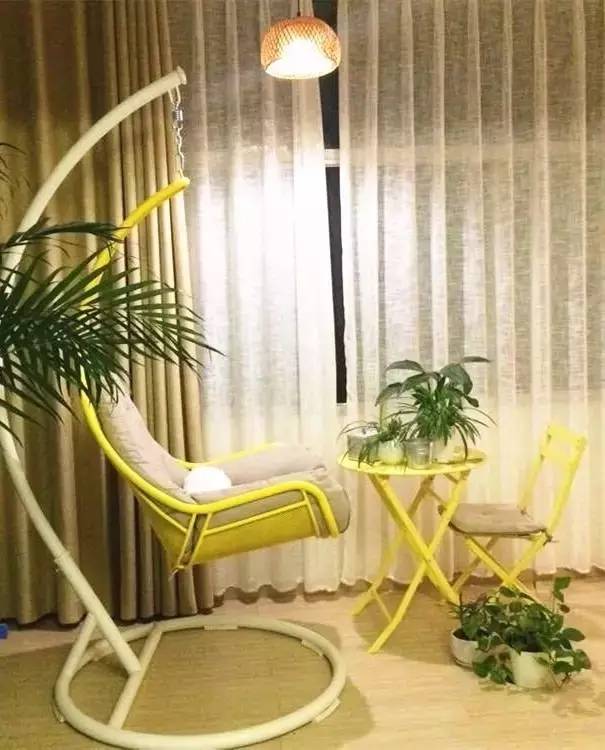 这样的吊椅，才能让你在阳台喝酒聊天数星星啊！