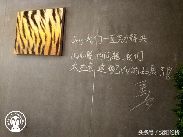 猪脚剔骨头不伤皮的做法,隆江猪脚剔骨全过程