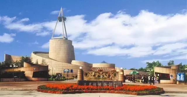 陪你在成都的街头走一走,和我到成都的街头走一走的歌名