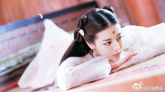 选妈妈还是选父母的视频,记者问迪丽热巴选陈伟霆还是罗晋