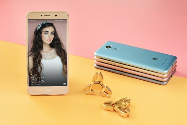 千元华为畅享手机哪款好,千元机华为畅享手机信号好容量大