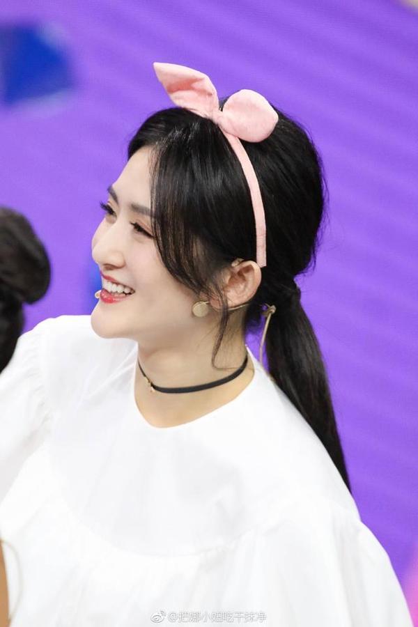 何老师把谢娜介绍给张杰怎么说的,何老师评价谢娜张杰