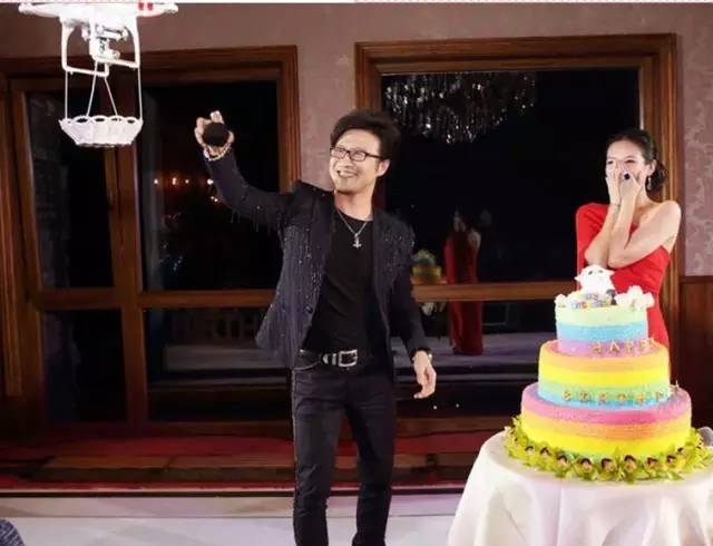 小时候特别想拥有一台遥控飞机,小时候一直想要拥有一台遥控飞机