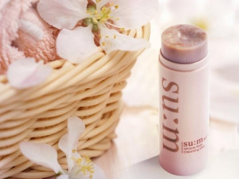 女生都爱用的护肤品,女生都爱用的唇釉