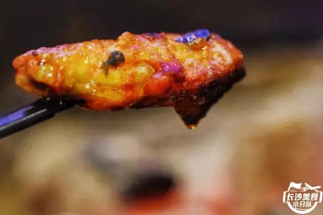 各种特色烧烤欢迎大家都来品尝,最好吃人气最高的烧烤