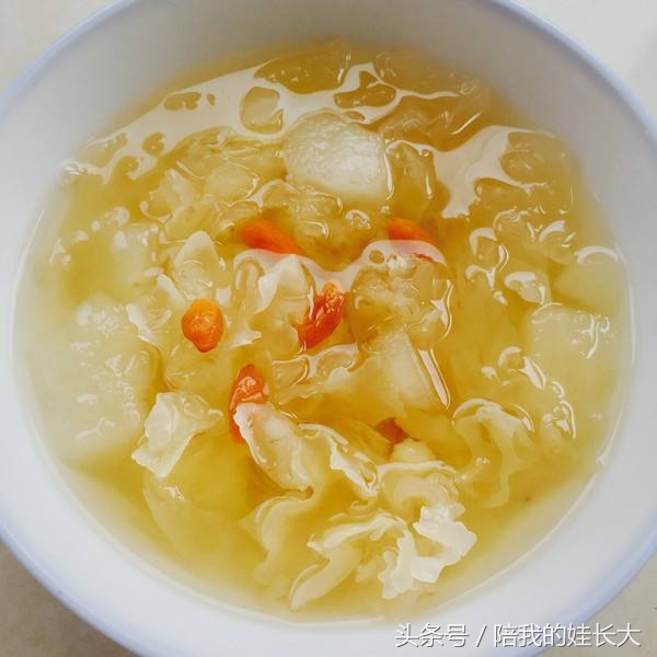 小孩咳嗽吃点东西能好点吗,孩子咳嗽吃止咳药就行吗