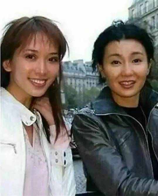 双眼皮手术该如何避免长期疤痕肉条不消肿?