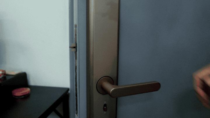 装上这把「秒开」的门锁,感觉记性不好的我得到了拯救