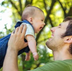 宝宝可以举高高游戏吗,婴儿举高游戏